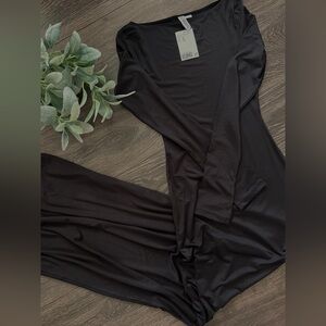 Divided Long Sleeve Black Dress